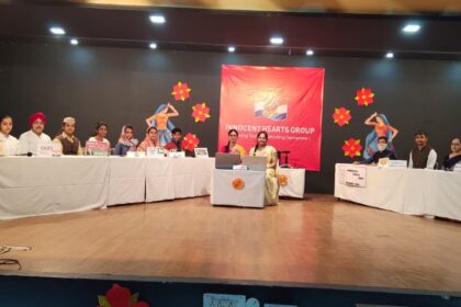 इनोसैंट हाट्र्स में मनाया गया संविधान दिवस’, देखें तस्वीरें