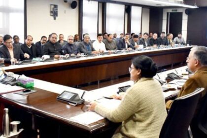 चकबंदी अधिकारियों के पास लंबित मामले 6 माह के अंदर होंगे निस्तारित : योगी आदित्यनाथ