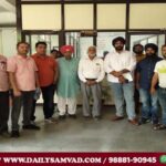 Protest against C-8 phatak by Panjab Avenue Market Ass UE-1