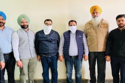 Punjab News: विजीलैंस ने जेई और क्लर्क को 50 हजार रुपये रिश्वत लेते पकड़ा