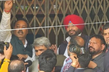 Punjab News: सांसद रवनीत बिट्टू समेत अन्य कांग्रेसी नेताओं पर FIR दर्ज, जाने क्या है मामला