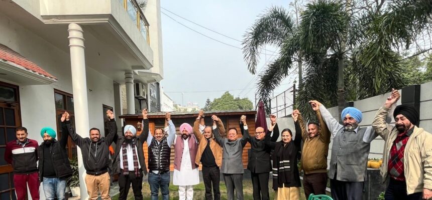 जालंधर सैंट्रल: मेयर, जसलीन सेठी समेत सभी नाराज कौंसलरों को मनाने में कामयाब हुए राजिंदर बेरी, टकसाली कांग्रेसी भी बेरी के समर्थन में उतरे