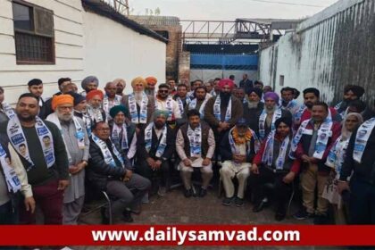 Jalandhar News: जालंधर में कौंसलर मनजिंदर चट्ठा और दीनानाथ प्रधान की अगुवाई में सैकड़ों लोग AAP में शामिल, MLA रमन अरोड़ा ने किया स्वागत