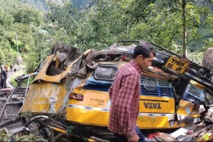 Himachal Pradesh News: कुल्लू में बड़ा हादसा, 12 लोगों की मौत, चार घायल