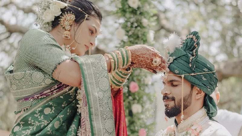 Ruturaj Gaikwad Marriage: IPL के धाकड़ खिलाड़ी ऋतुराज गायकवाड़ उत्कर्षा पवार के साथ लिए सात फेरे, विवाह की तस्वीरें वायरल