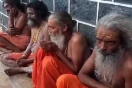 Maharashtra News: महाराष्ट्र में UP के साधुओं को बच्चा चोर समझकर पीटा