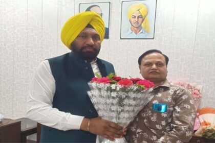 Jalandhar News: JETWA के चेयरमैन संजय कोछड़ ने निकाय मंत्री बलकार सिंह से चंडीगढ़ में की मुलाकात, विकास कामों में हुई चर्चा