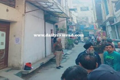 Jalandhar News: निगम कमिश्नर एक्शन में, अवैध बनी दुबई मोटर और फगवाड़ा गेट मार्केट में दो इमारतें सील, FIR की भी तैयारी