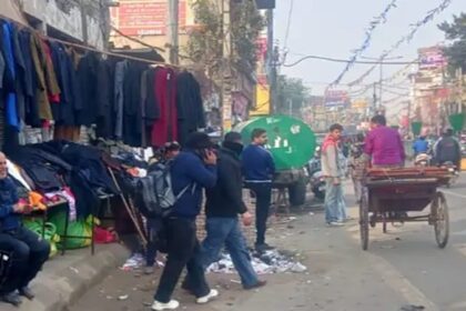 Jalandhar Sunday Bazar: जालंधर में संडे बाजार पर चला पुलिस का डंडा, रेहड़ी और फड़ी हटवाई