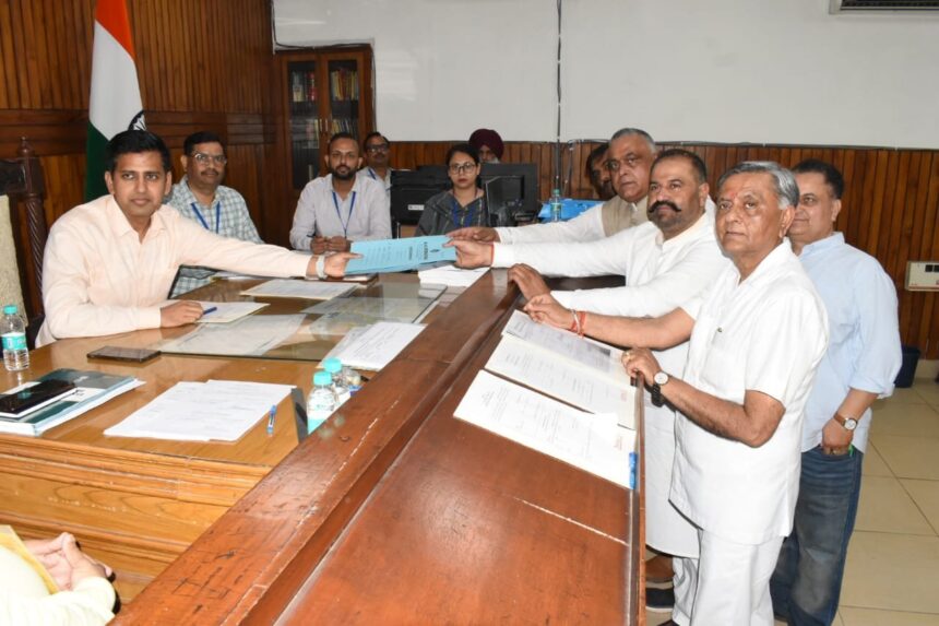 Jalandhar News: भाजपा उम्मीदवार सुशील रिंकू के नामांकन में उमड़ा जनसैलाब