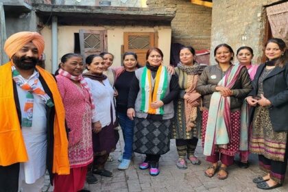 संगत सिंह नगर में पार्षद नीलकंठ के साथ उमा बेरी ने किया प्रचार, लोगों ने राजिंदर बेरी को दोबारा जिताने का किया ऐलान