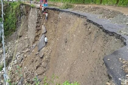 Uttarakhand Landslide: उत्तराखंड में भारी बारिश, लैंड स्लाइड से हाईवे और कई सड़कें बंद, नेपाल और चीन सीमा से सटे 60 से अधिक गांवों का संपर्क कटा