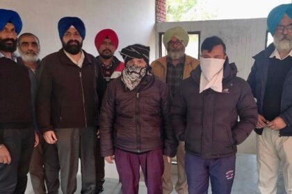 Punjab News: पटवारी और उसके बेटे को विजीलैंस ने किया गिरफ़्तार, जाने वजह
