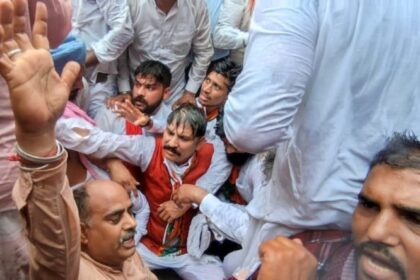 Big News: पंजाब में BJP नेताओं पर लाठीचार्ज, Ex MLA की बाजू टूटी, राजेश बागा समेत कई कार्यकर्ताओं को आईं गंभीर चोटें, कई गिरफ्तार