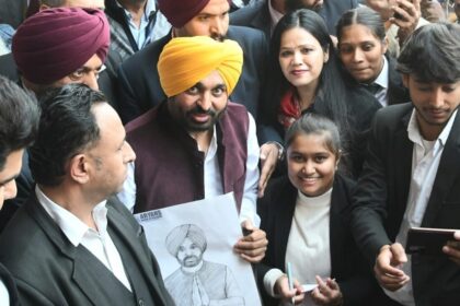 Punjab News: मुख्यमंत्री भगवंत मान ने वकील भाईचारे को जरूरतमंद और बेसहारा लोगों की आवाज़ बनने का दिया न्योता