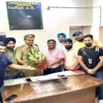 Jalandhar News: जालंधर के मॉडल टाउन मोबाइल एसोसिएशन के पदाधिकारियों ने SHO का किया स्वागत