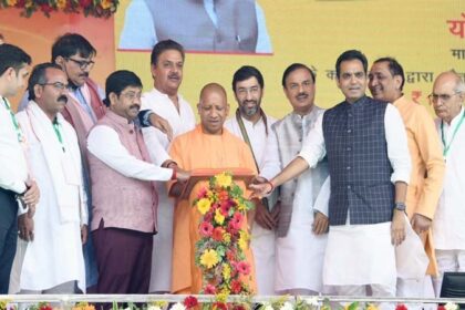 Yogi Adityanath: मुख्यमंत्री योगी ने ग्रेटर नोएडा को दी 1670 करोड़ की सौगात, अब घरों में आएगा गंगाजल