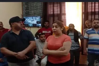 जालंधर में PM मोदी का पुतला फूंक रहे AAP वर्कर पर चढ़ाई कार, जमकर हंगामा