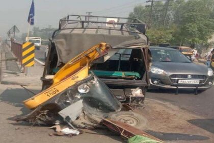 जालंधर में हादसा, ट्रक ने आटो को मारी टक्कर, आटो के परखच्चे उड़े, ड्राइवर की दोनों टांगे टूटी