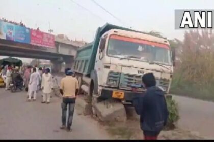 टीकरी बार्डर पर बड़ा हादसा, किसान आंदोलन में शामिल महिलाओं को ट्रक ने कुचला, मौके पर 3 की मौत, कई जख्मी, ज्यादातर महिलाएं पंजाब की