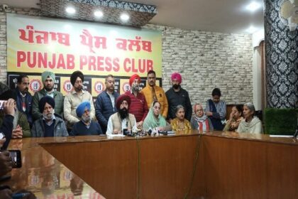 Jalandhar News: जालंधर में अकाली दल को बड़ा झटका, पूर्व सीनियर डिप्टी मेयर कमलजीत सिंह भाटिया, पूर्व पार्षद समेत 48 अकाली नेताओं ने पार्टी से दिया इस्तीफा, जाने वजह