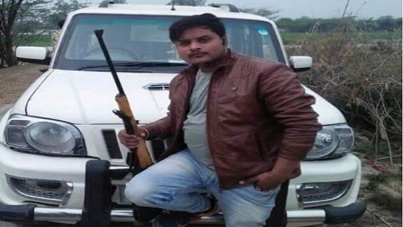 पुलिस और बदमाशों में मुठभेड़, एसटीएफ ने इनामी गैंगस्टर को मार गिराया