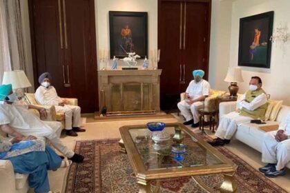 Big Breaking: कांग्रेसी सांसदों ने नवजोत सिद्धू को दिया बड़ा झटका, कहा - कैप्टन की अगुवाई में 2022 का लड़ेंगे चुनाव, हमें CM पर पूरा भरोसा