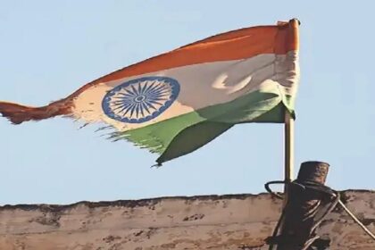 National Flag Insulted: नगर निगम कार्यालय में राष्ट्रीय ध्वज का अपमान, FIR दर्ज