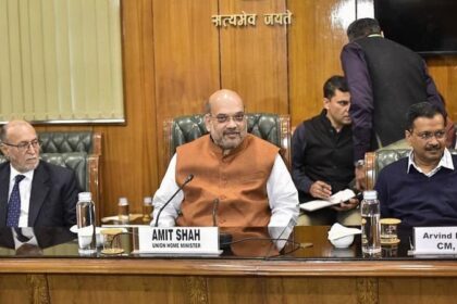 दिल्ली में हिंसा को लेकर अमित शाह ने की बैठक, अरविंद केजरीवाल ने बताया सरकार का एक्शन प्लान