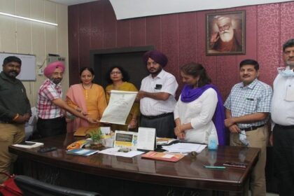 कायाकल्प प्रतियोगिता में PHC रायपुर रसूलपुर लगातार चौथी बार प्रथम, डा. संदीप सिंह रंधावा और डा. अमित कुमार सिद्धू को प्रशस्ति पत्र