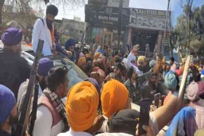 Amritpal Singh: पुलिस व वारिस पंजाब दे जत्थेबंदी के बीच खूनी झड़प, भाई अमृतपाल सिंह ने पुलिस को दिया 1 घंटे का समय