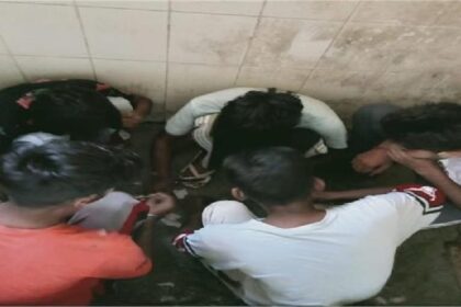 Punjab News: अमृतसर की जेल में नशा करता कैदियों का झुंड, उठाता प्रशासन पर सवाल