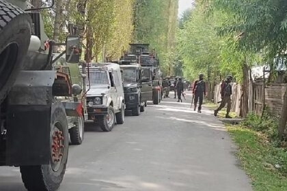 Anantnag Encounter: अनंतनाग में चौथे दिन भी मुठभेड़ जारी, सेना ने आतंकियों पर रॉकेट लॉन्चर से बरसाए बम