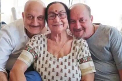 अनुपम खेर की मां, भाई और भाभी के साथ भतीजी को हुआ कोरोना, अमिताभ बच्चन की हालत स्थिर