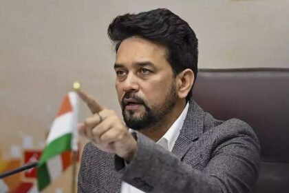 New Delhi: कभी वे सदन ना चलाने का बहाना ढूंढते थे, आज बहिष्कार करते हैं', विपक्षी दलों पर अनुराग ठाकुर का तंज