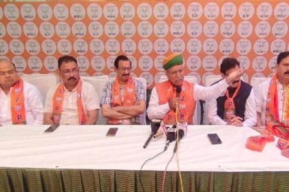 Jalandhar By Poll: अर्जुन मेघवाल ने जालंधर के विकास हेतु भाजपा सांसद चुनने का जनता से किया आह्वान