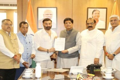 Punjab News: इन मांगो को लेकर अश्वनी शर्मा ने केन्द्रीय मंत्री पियूष गोयल से की मुलाकात