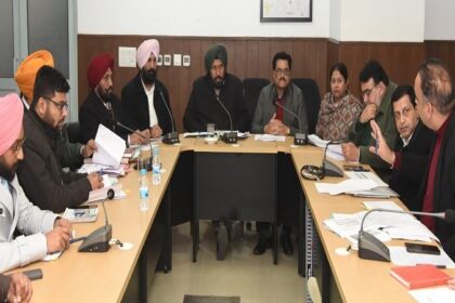 Punjab News: मंत्री बलकार सिंह ने की रिव्यू मीटिंग, अधिकारियों को दिए ये निर्देश