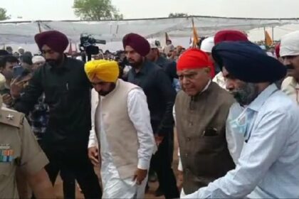 Parkash Singh Badal Funeral: प्रकाश सिंह बादल के अंतिम संस्कार में पहुंचे सीएम मान, परिवार से दुख किया साझा
