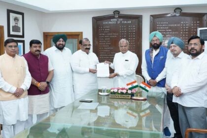 पंजाब: राज्यपाल से मिले BJP नेता, सौंपा मांग पत्र, कहा- मान सरकार और DGP को तत्काल बर्खास्त किया जाए