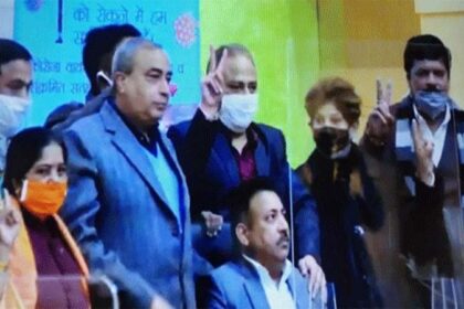 किसान आंदोलन के बीच बड़ी खबर, कांग्रेस प्रत्याशी को हराकर BJP के रविकांत शर्मा बने चंडीगढ़ के मेयर