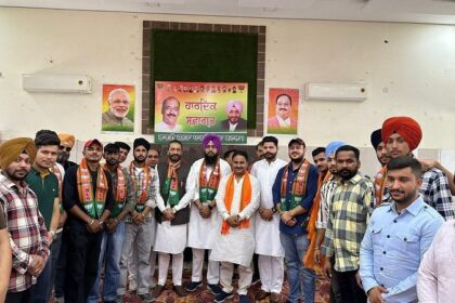 Punjab News: कंवरवीर सिंह टोहरा के नेतृत्व में दर्जनों नौजवान युवा मोर्चा में हुए शामिल
