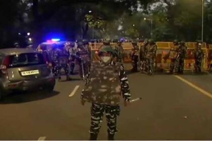 पैकेट बम से दिल्ली में किया गया ब्लास्ट, हवाई अड्डों, प्रमुख प्रतिष्ठानों और सरकारी भवनों पर अलर्ट जारी