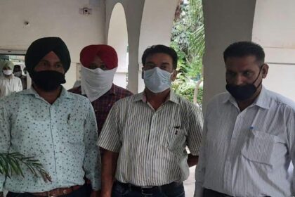 घूसखोर डाक्टर : विजीलैंस ने 8500 रुपए रिश्वत लेते रंगे हाथ डाक्टर को पकड़ा