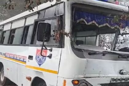 Punjab News: पंजाब में पुलिस कर्मियों की बस हुई हादसे का शिकार, कई घायल