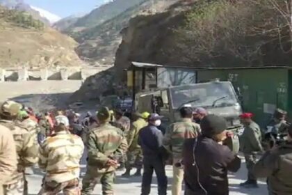 उत्तराखंड: ऋषिगंगा नदी में अचानक बढ़ा पानी का स्तर, बचाव कार्य प्रभावित