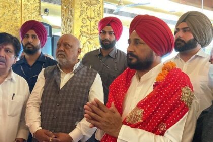 जालंधर पहुंचे CM चरणजीत चन्नी, श्री देवी तालाब मंदिर में मत्था टेका, कहा- मंदिर में आने वाले सामान पर नहीं लगेगी GST, शिक्षकों और किसानों ने किया कड़ा विरोध, नारेबाजी-प्रदर्शन