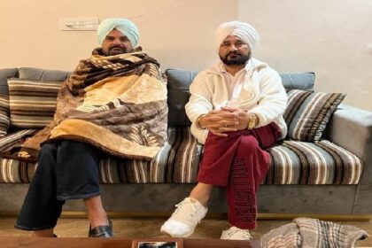 Punjab News: पूर्व मुख्यमंत्री चन्नी ने मूसेवाला के पिता से की मुलाकात, पंजाब पुलिस ने सौंपा समन