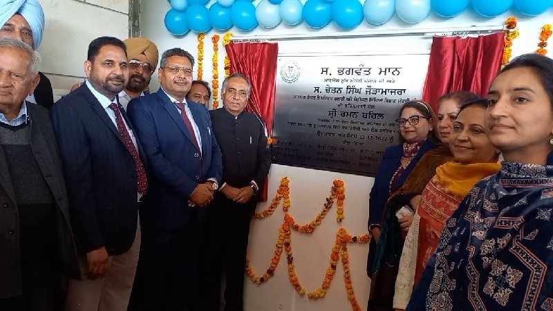 Punjab News: रमन बहल के प्रयासों से सिविल अस्पताल को मिली सीटी स्कैन की सुविधा