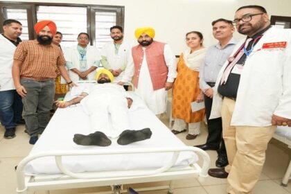 Punjab News हज़ारों नौजवानों ने ख़ूनदान करके मनाया मुख्यमंत्री का जन्मदिन